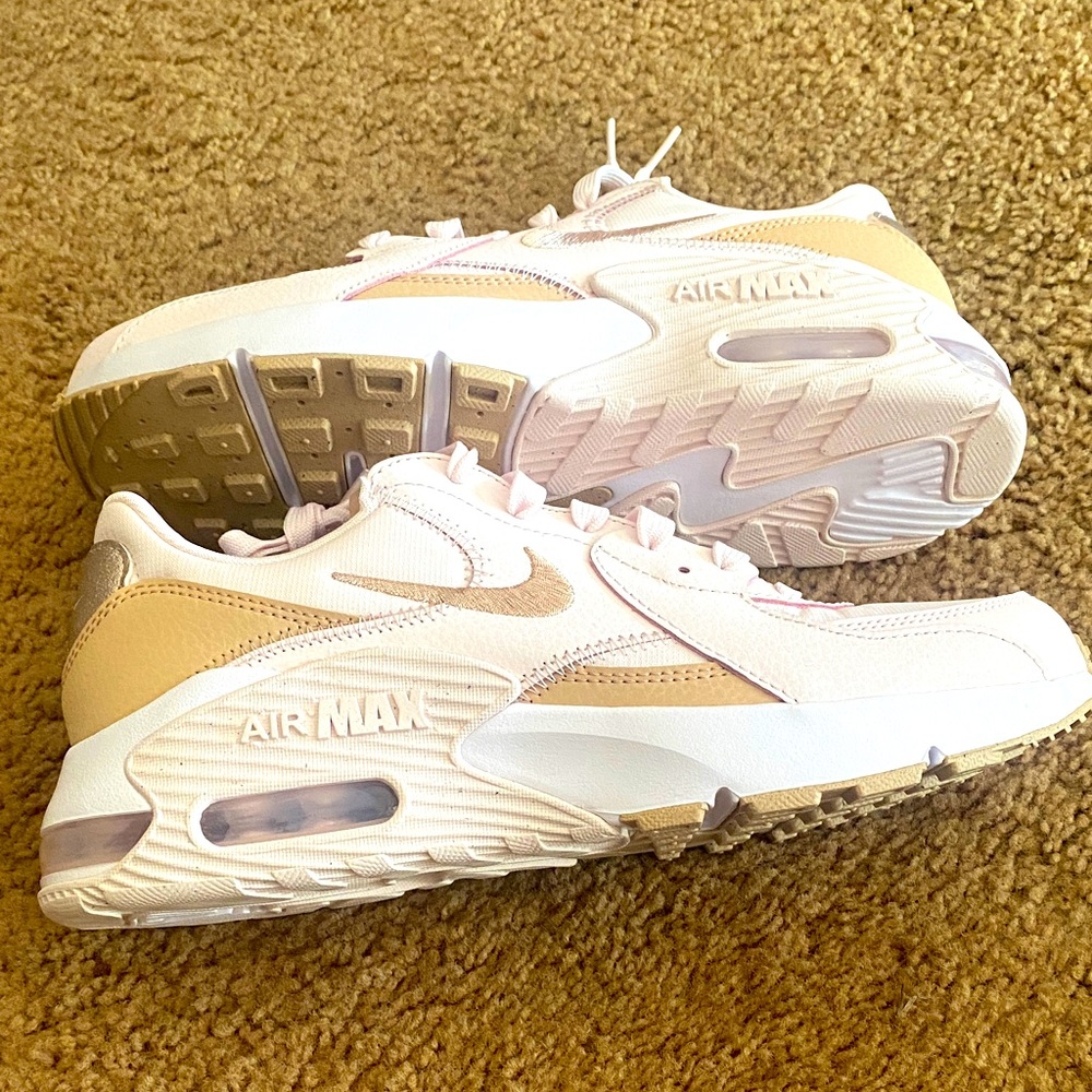 Nike Women’s Air Max — Light Pink and Tan Sneakers🏃♀️